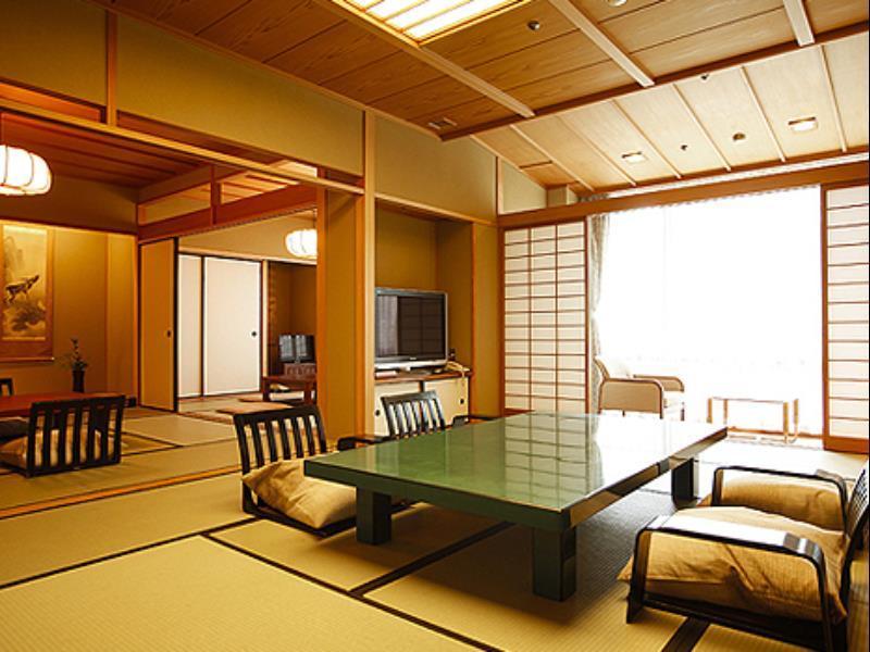 Choraku Ryokan Kōbe Extérieur photo